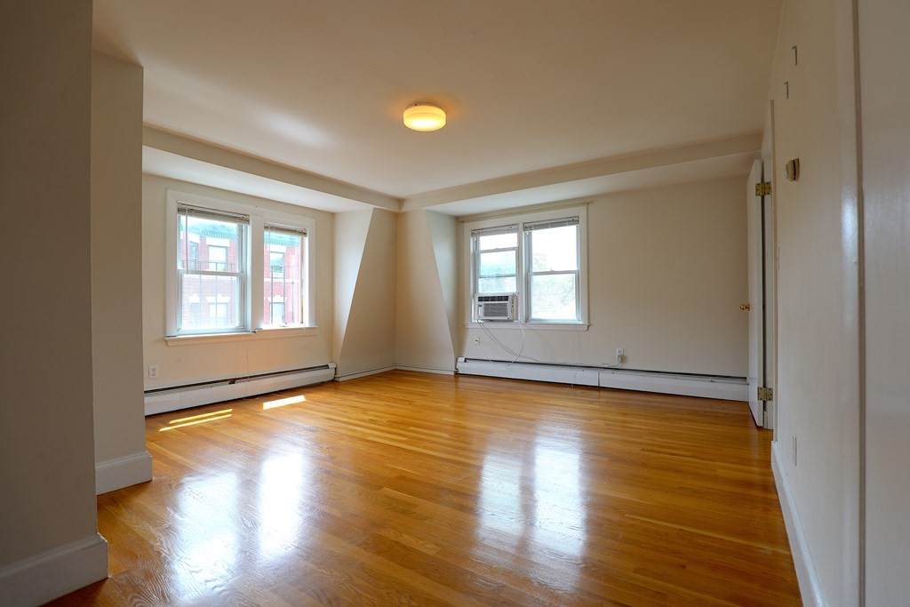278 Harvard St - Photo 1