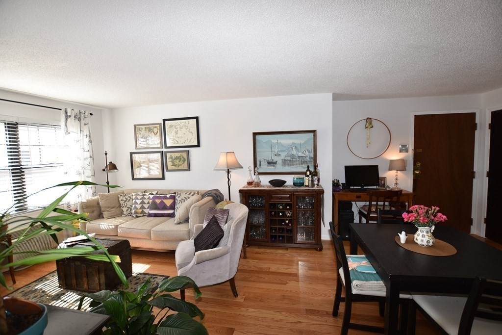 88 Charles St - Photo 1