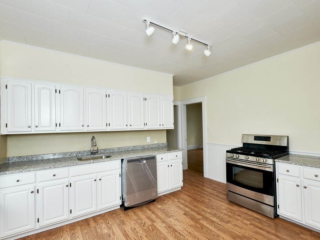 37 Foster Street - Photo 1