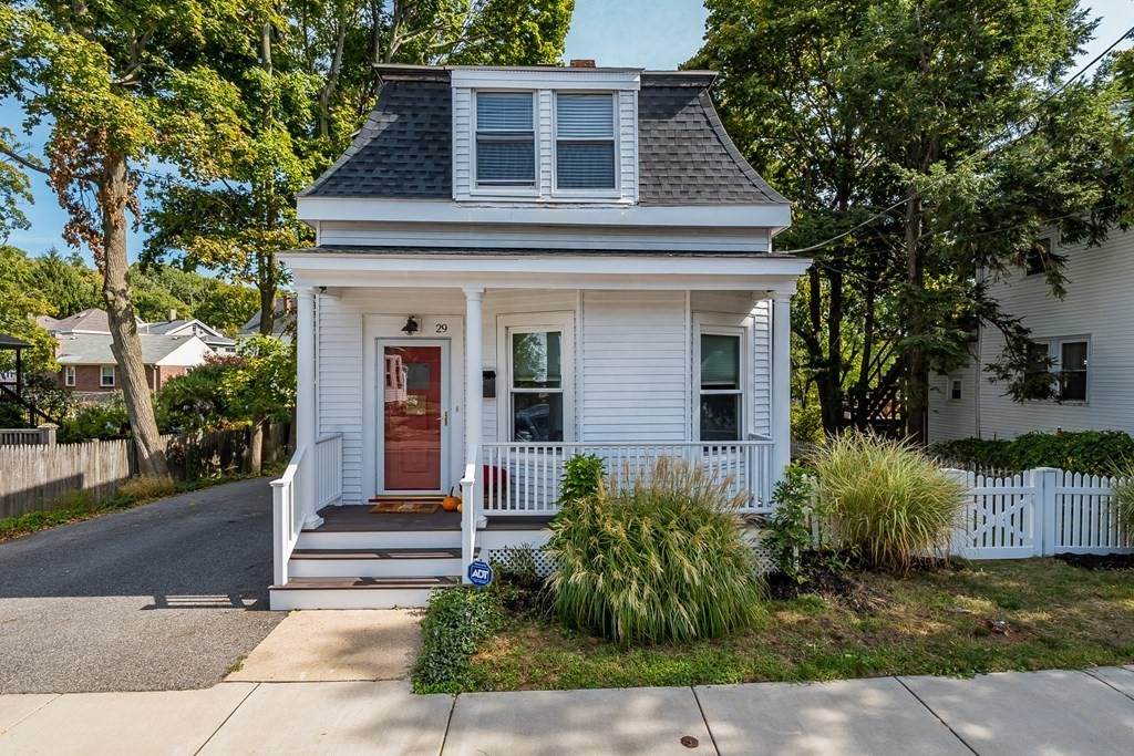 29 Columbia St - Photo 1