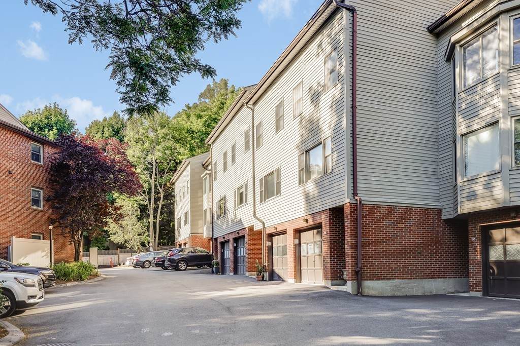 109 Beaconsfield Road - Photo 1