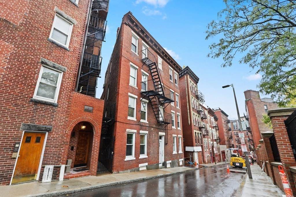 19 Snow Hill St - Photo 1