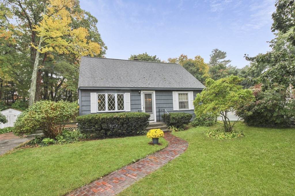 9 Woodlawn Drive - Photo 1