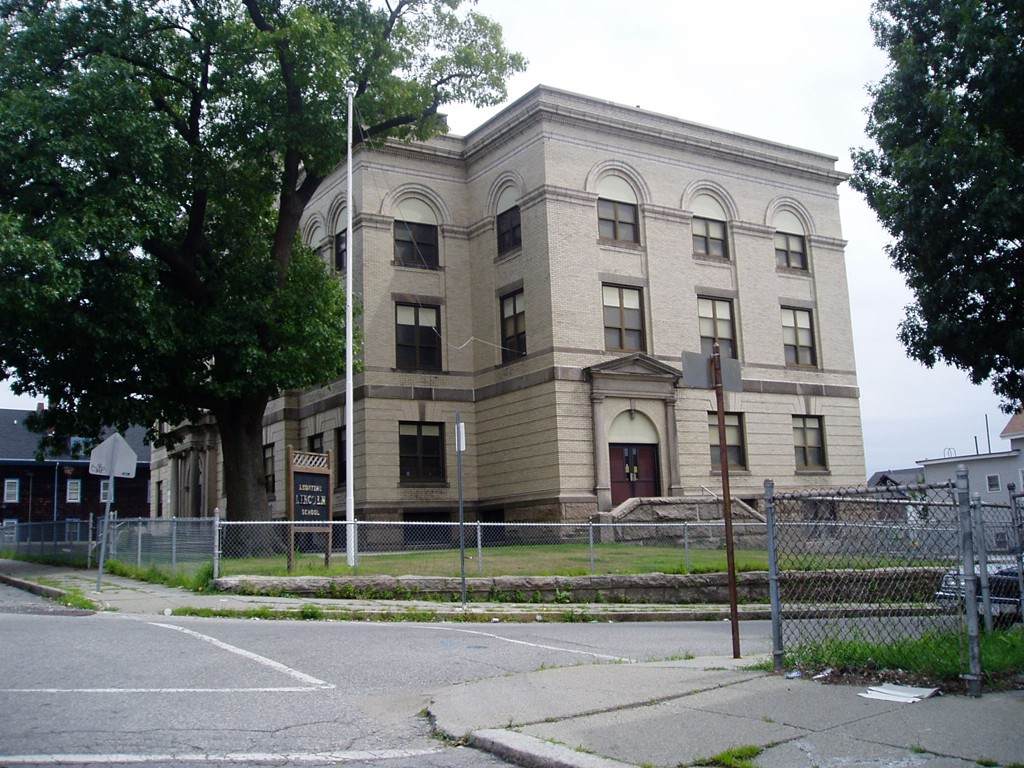 439 Pine St - Photo 1