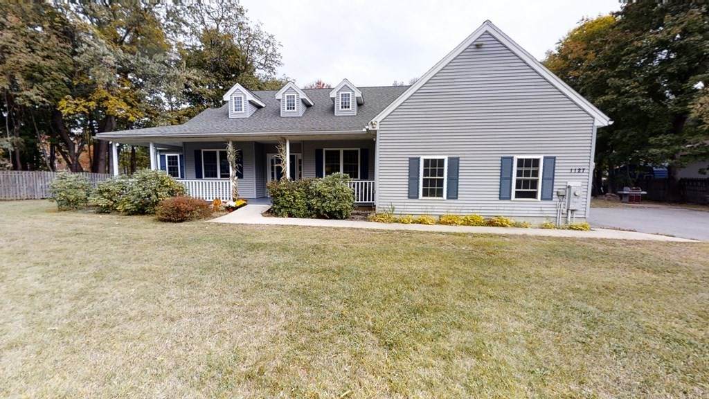 1127 Main St - Photo 1