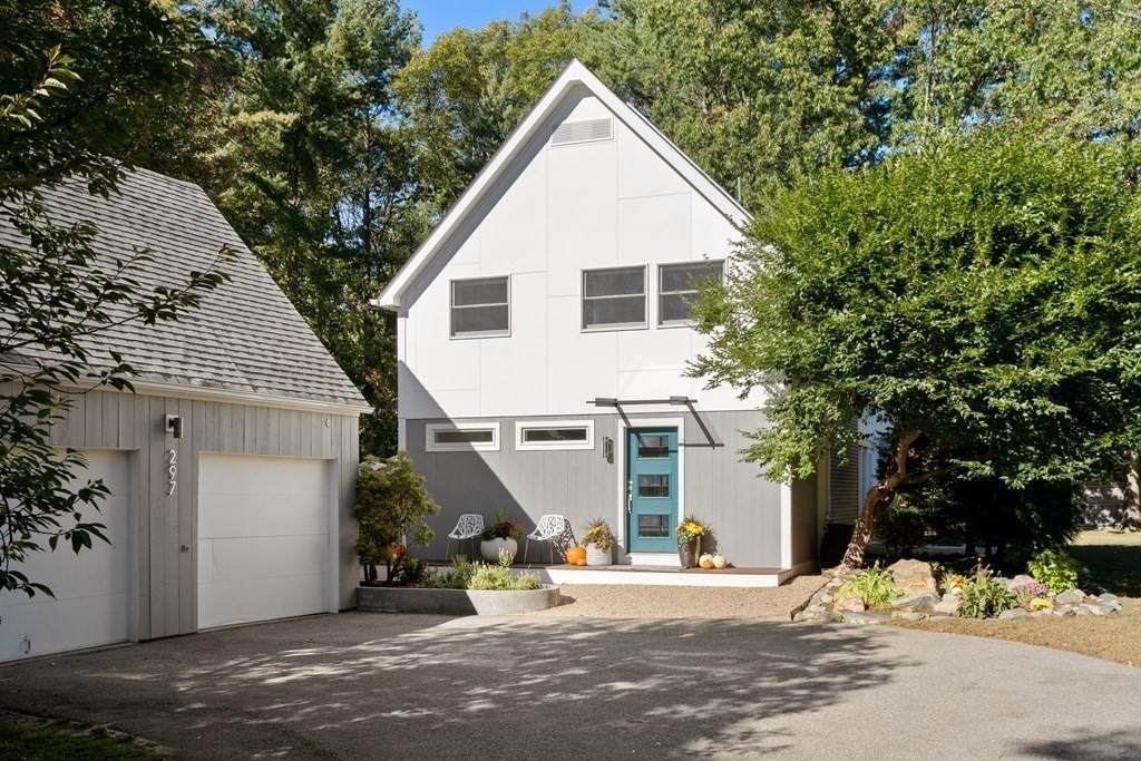 297 Willis Rd - Photo 1