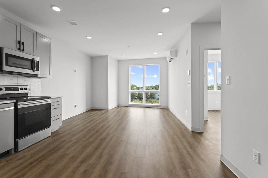 233 Hancock St - Photo 1