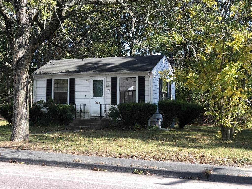 598 Arcade Ave - Photo 1