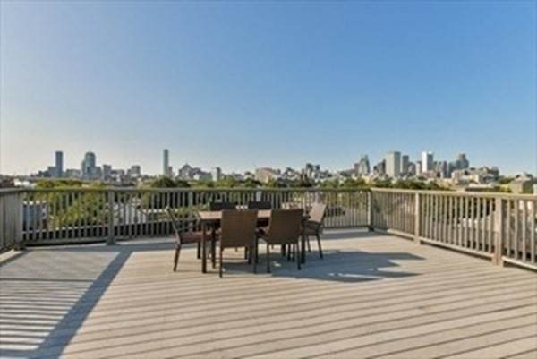 120 West 7th St - Photo 1