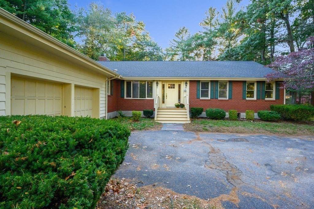 445 Gardner St - Photo 1