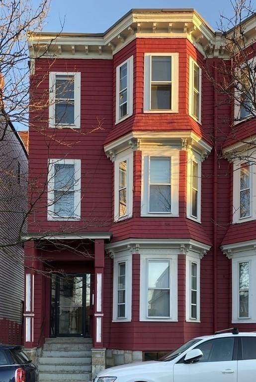 271 Lexington St - Photo 1