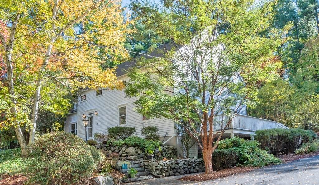 8 Massasoit Rd - Photo 1