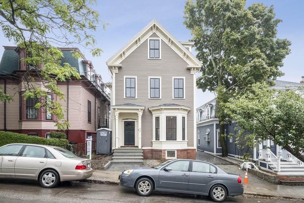 33 Warren Avenue - Photo 1
