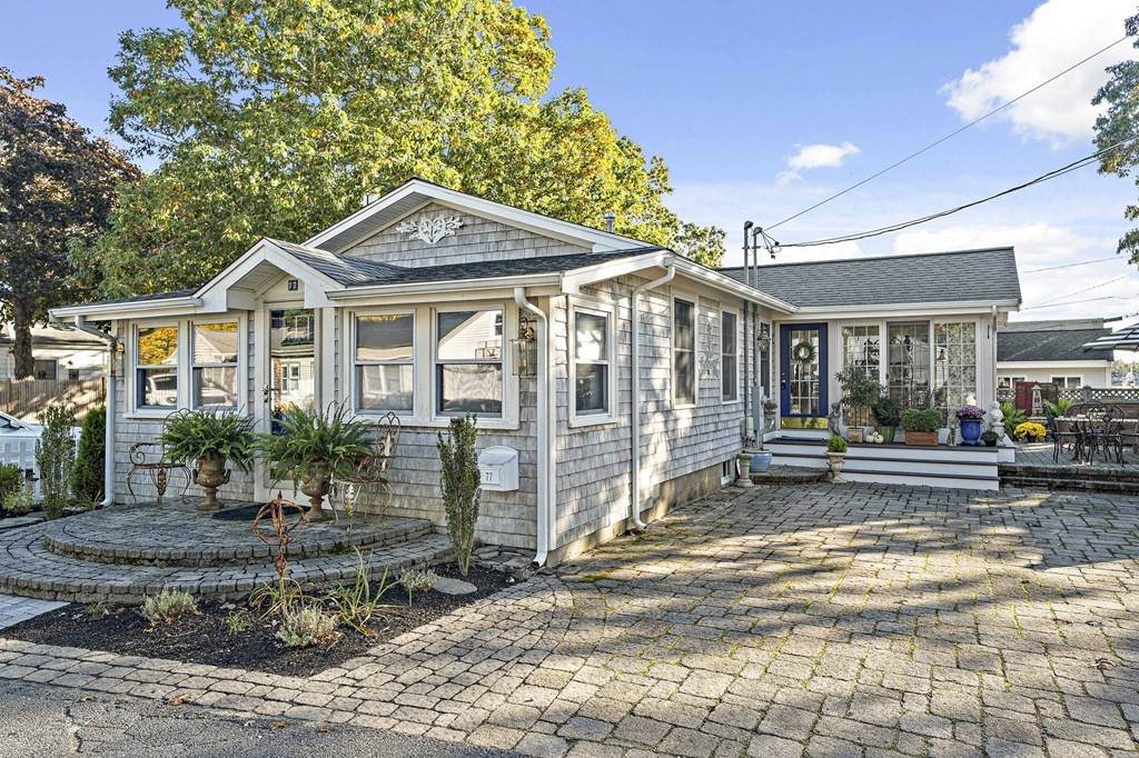 77 Circuit Ave - Photo 1