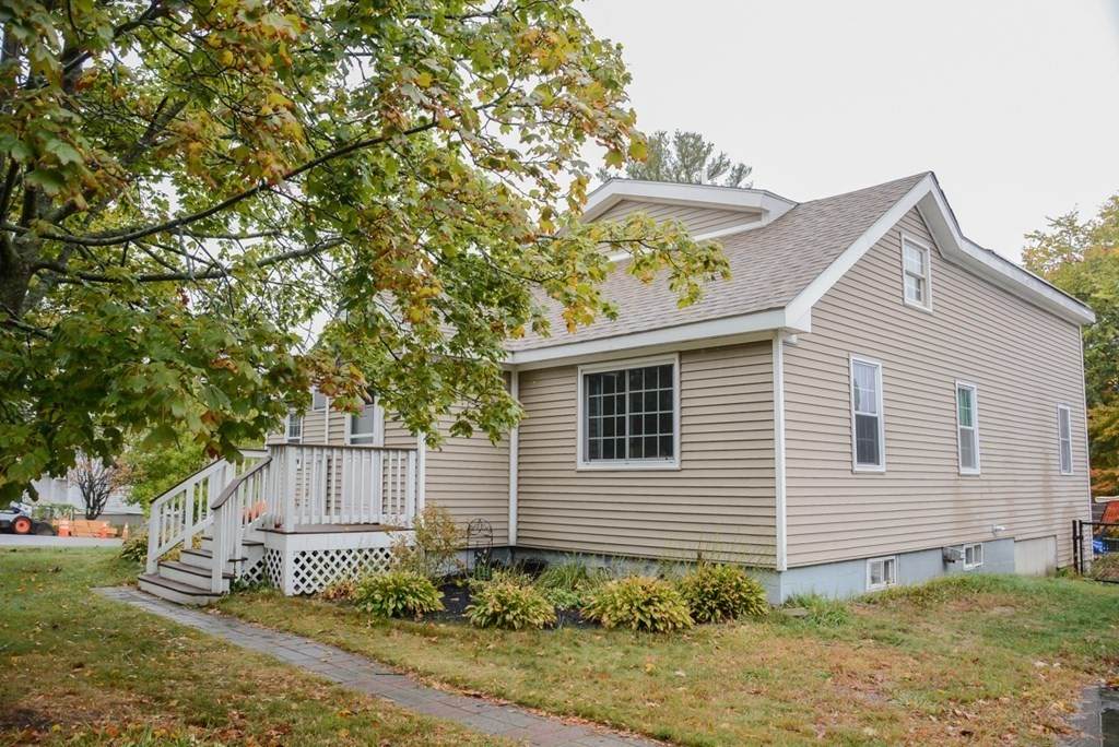 275 Oak St - Photo 1