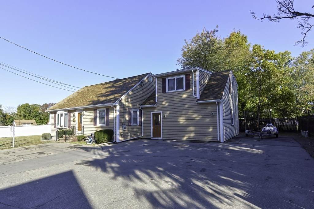 9 Makepeace Ave - Photo 1