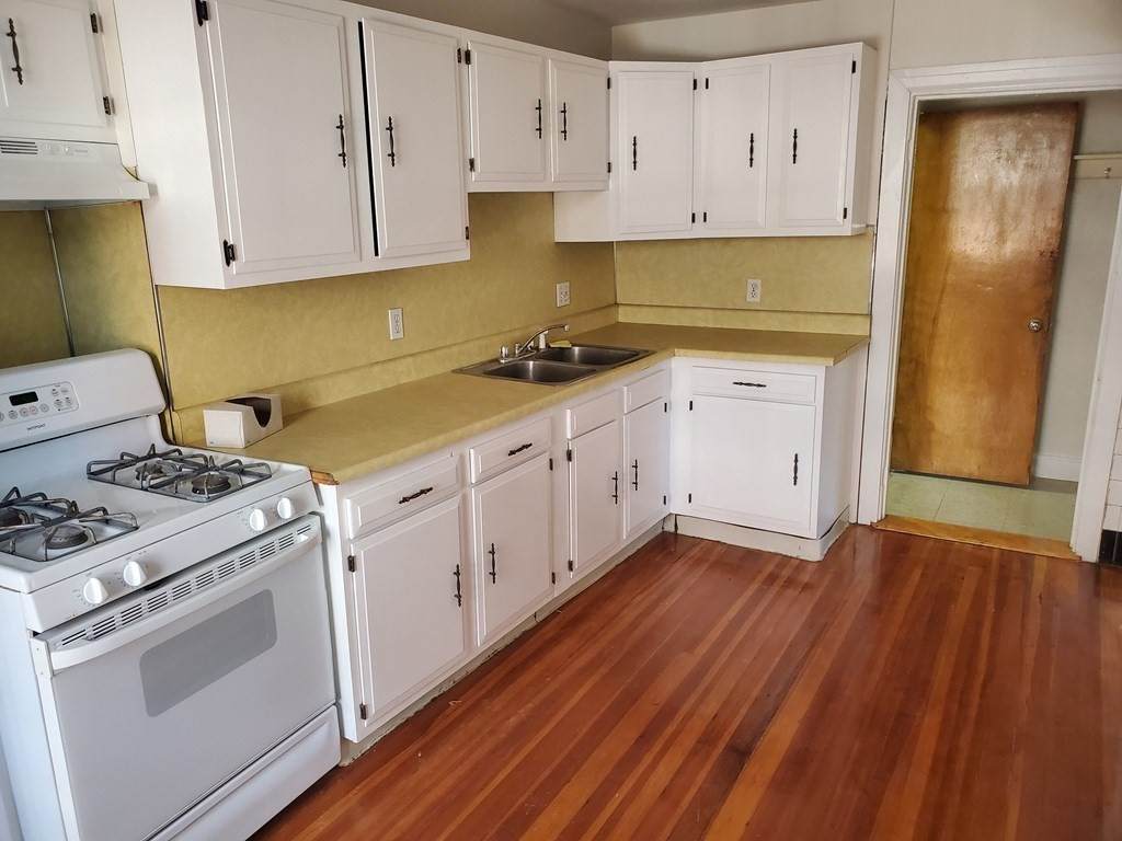 357 Hanover Street - Photo 1