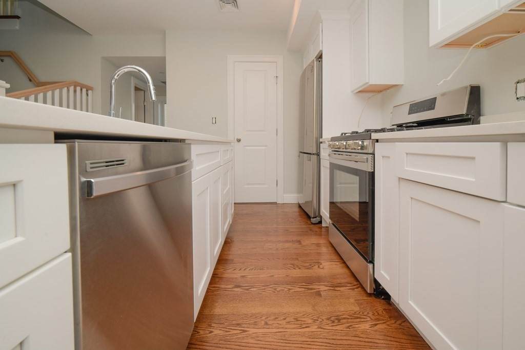 95-97 Summit Ave - Photo 1