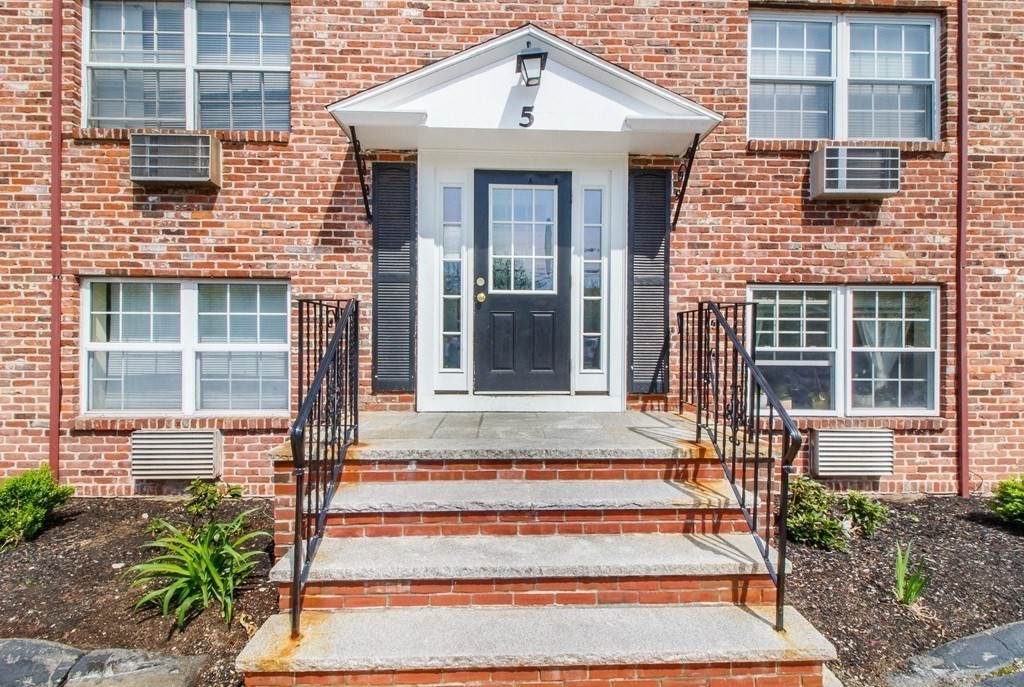 5 Colonial Village Dr - Photo 1