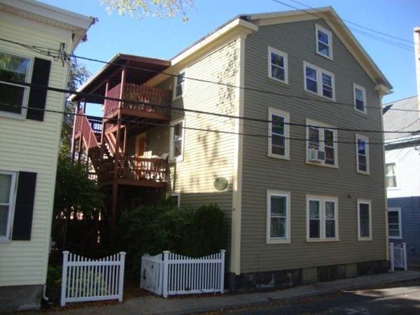 10 1/2 Herbert Street - Photo 1