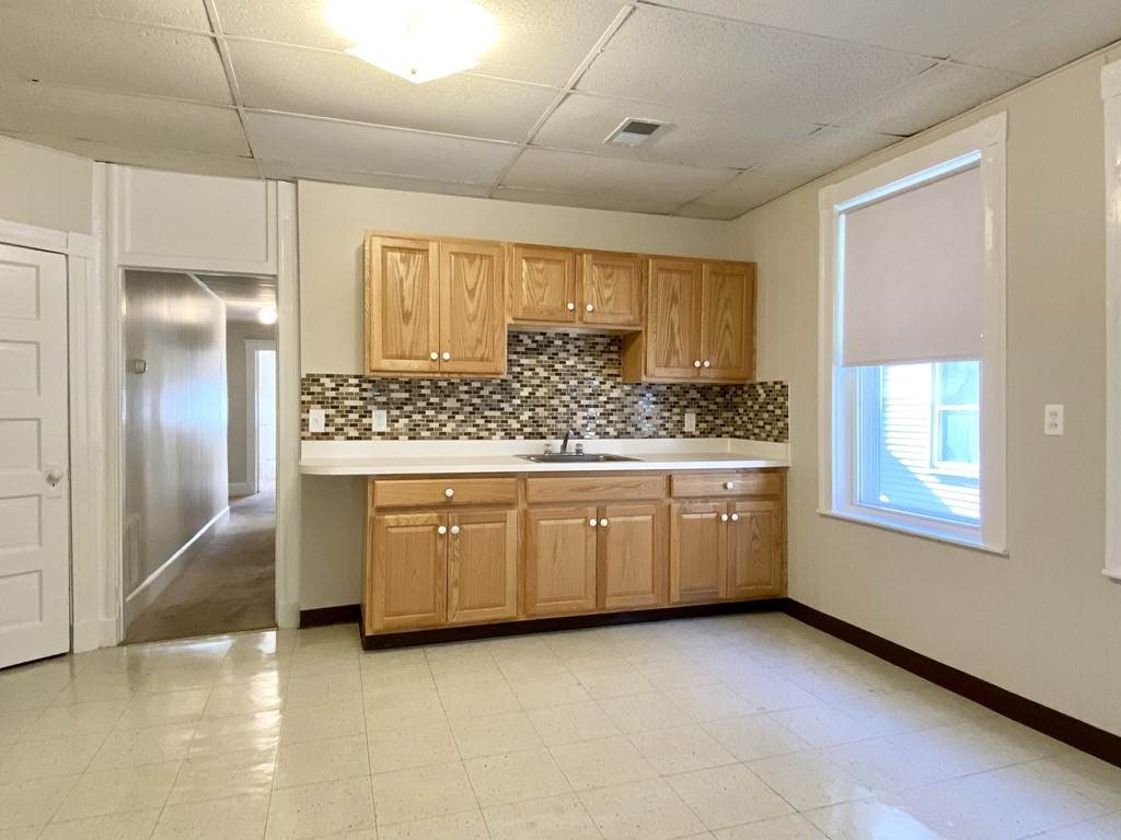 40 Jones - Photo 1
