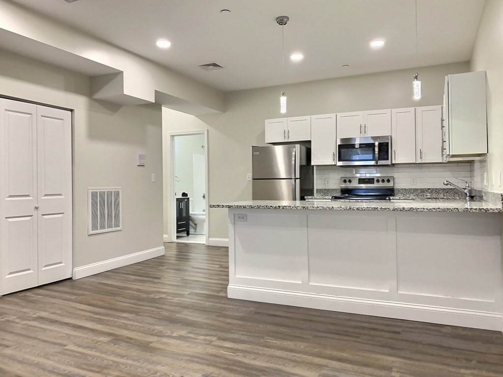 82 Concord St - Photo 1