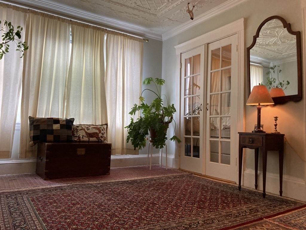 1607 Commonwealth Ave - Photo 1
