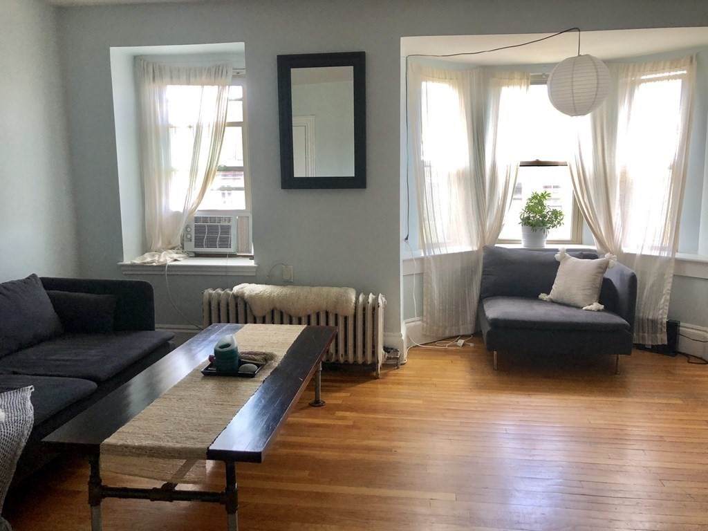 62 Clarendon St - Photo 1