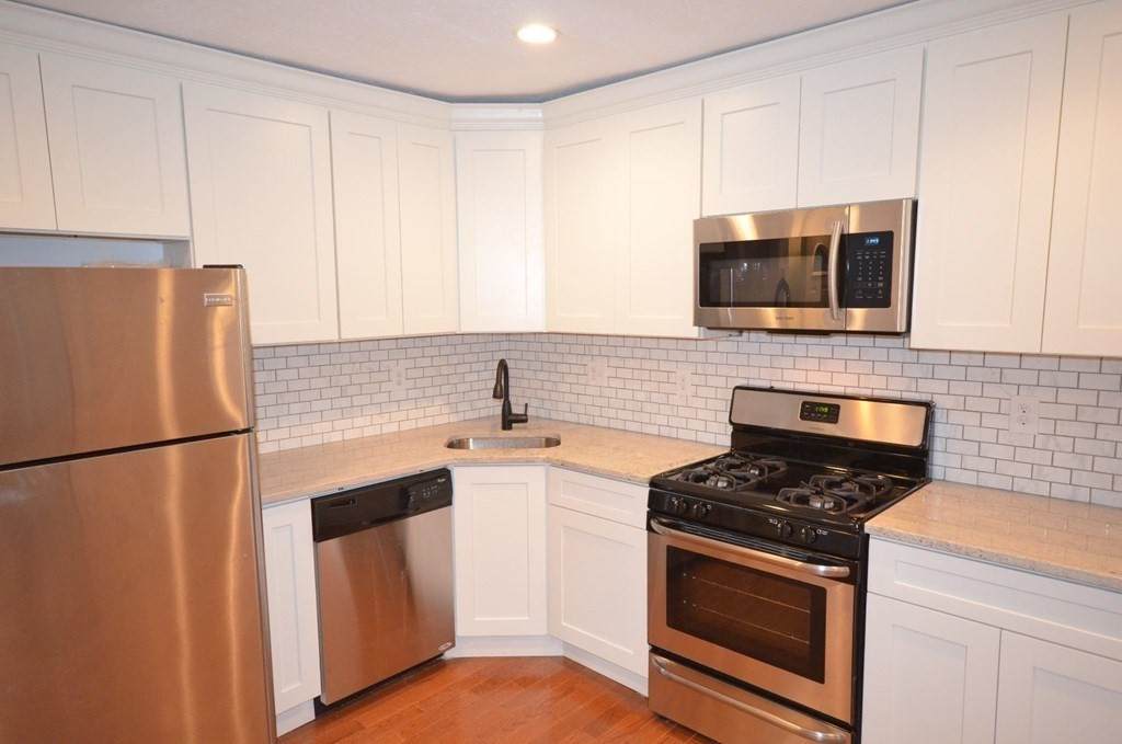 204 Lexington St - Photo 1