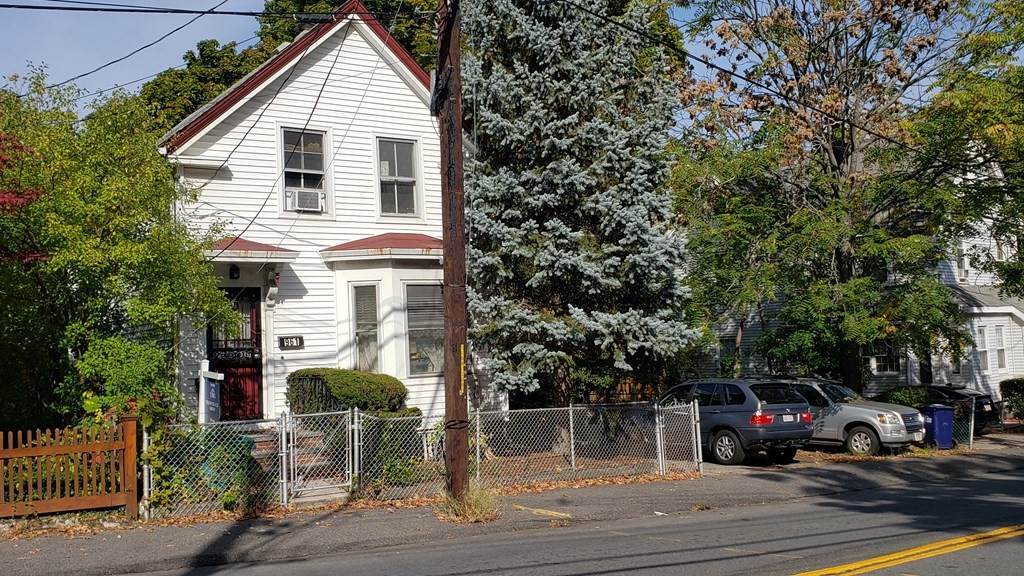 961 Canterbury St - Photo 1