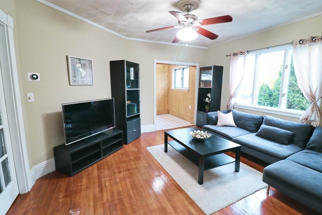 11 Waverly Ave - Photo 1