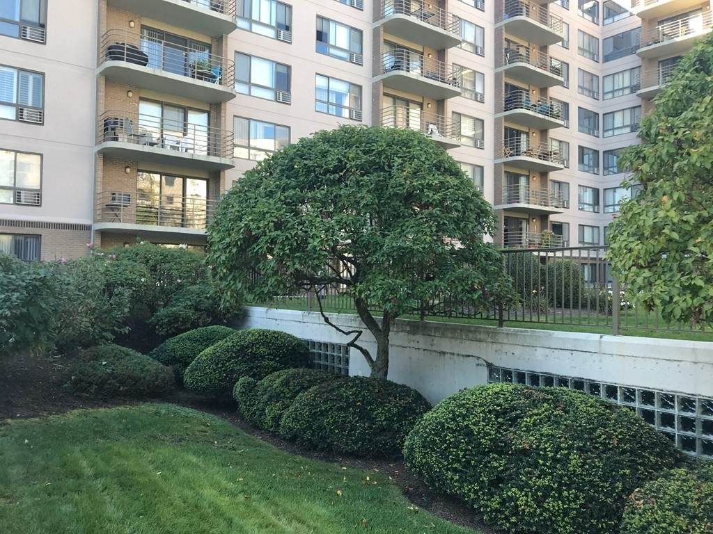 125 Coolidge Ave - Photo 1