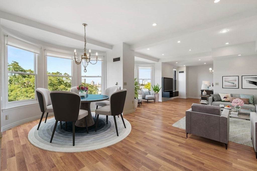 4 Charlesgate East - Photo 1