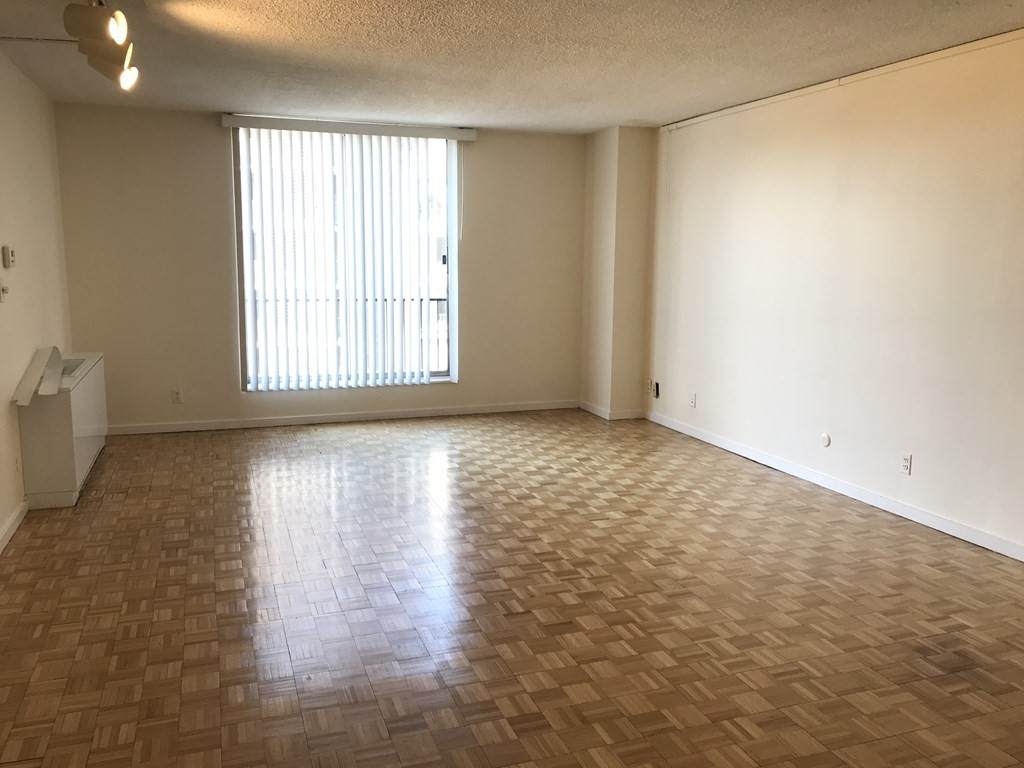 33 Pond Ave - Photo 1