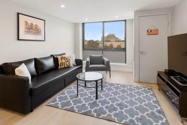 42 8th St - Photo 1