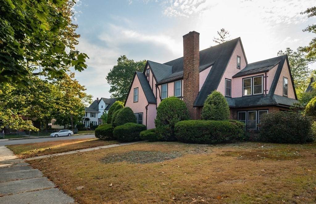 149 Bellevue Ave - Photo 1