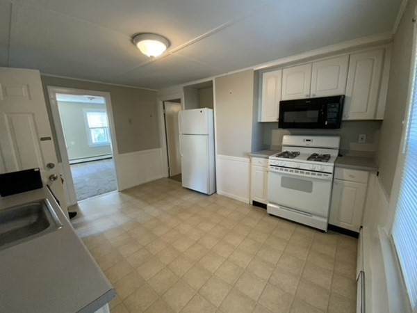253 Hurley St - Photo 1
