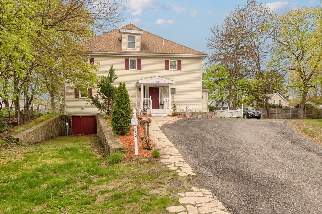 201-203 Stone Street - Photo 1