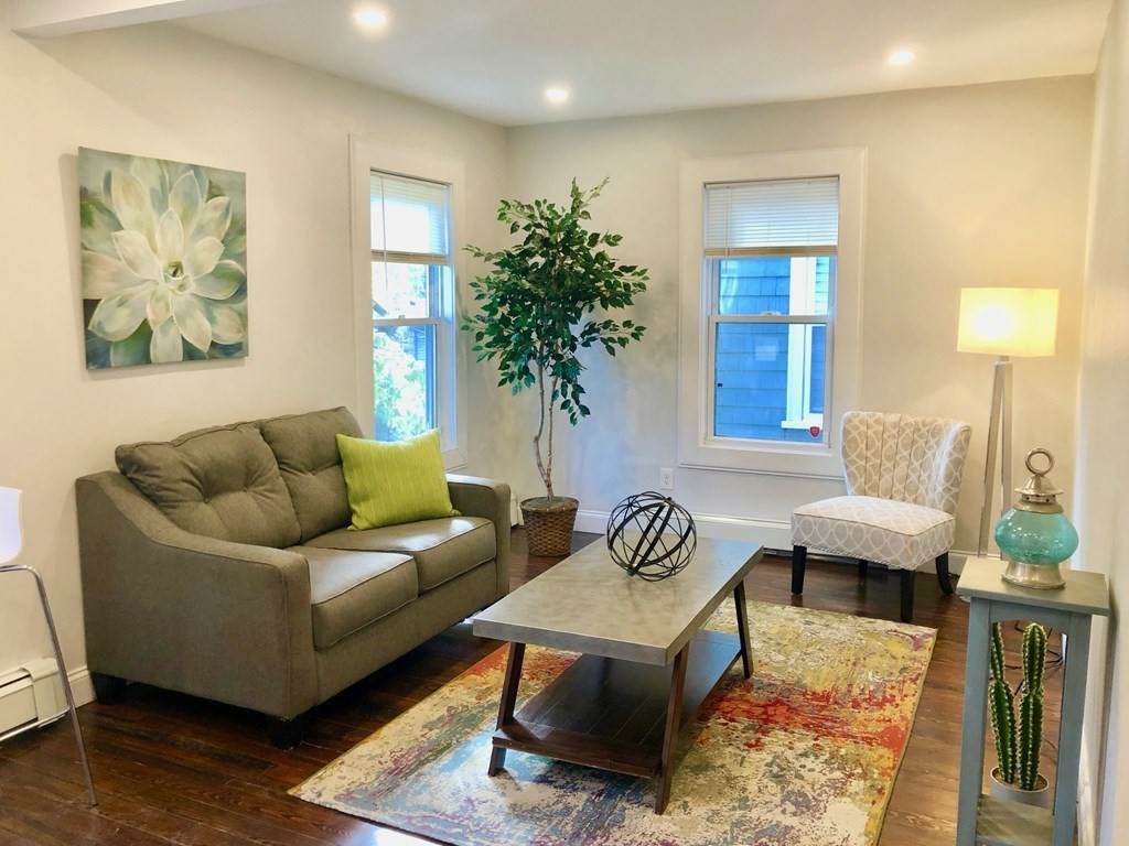 91 Burrell Street - Photo 1
