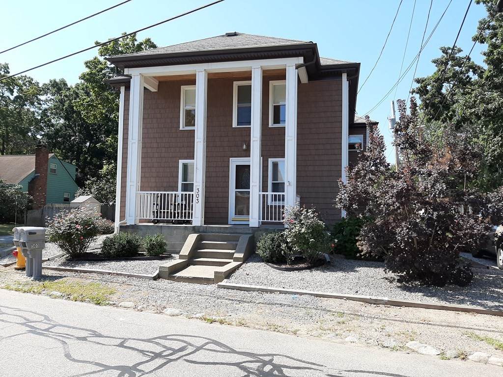 303 Robinson Ave - Photo 1