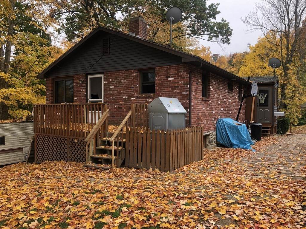 74 Bottomley Ave - Photo 1