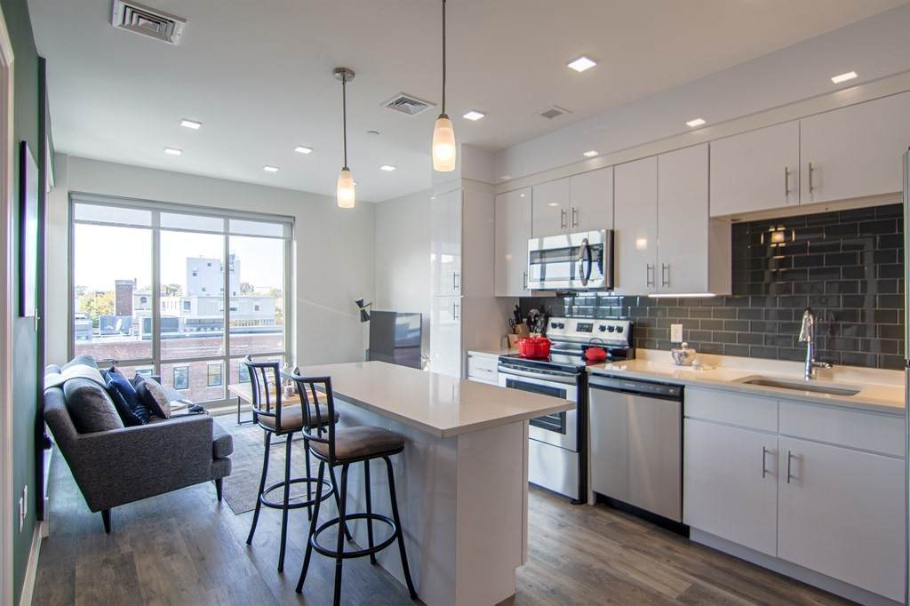 10 Essex - Photo 1