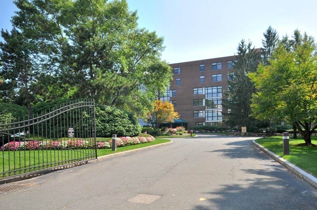 77 Florence St - Photo 1