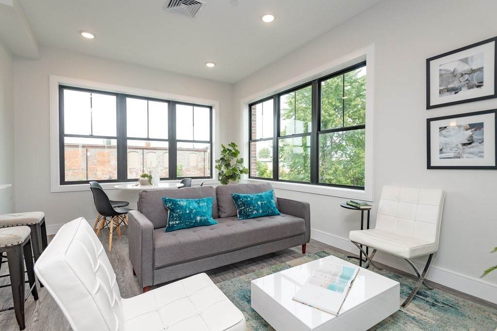 16 Laurel - Photo 1