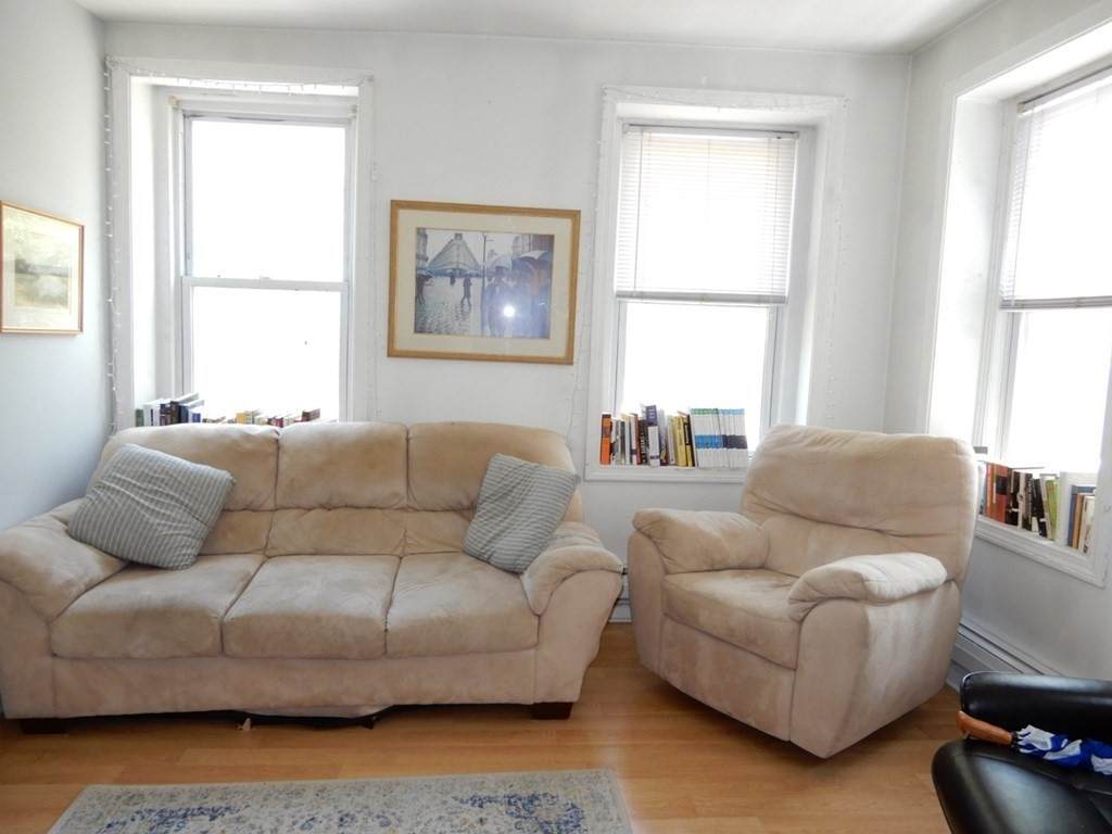 274 Cambridge - Photo 1