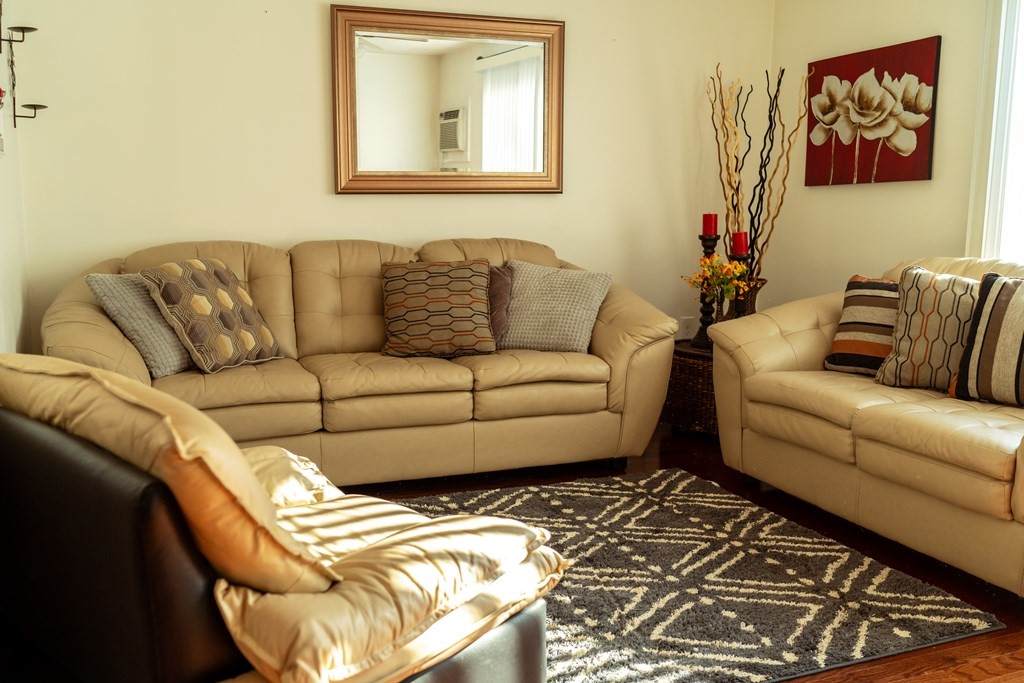 14 Casablanca Ct - Photo 1