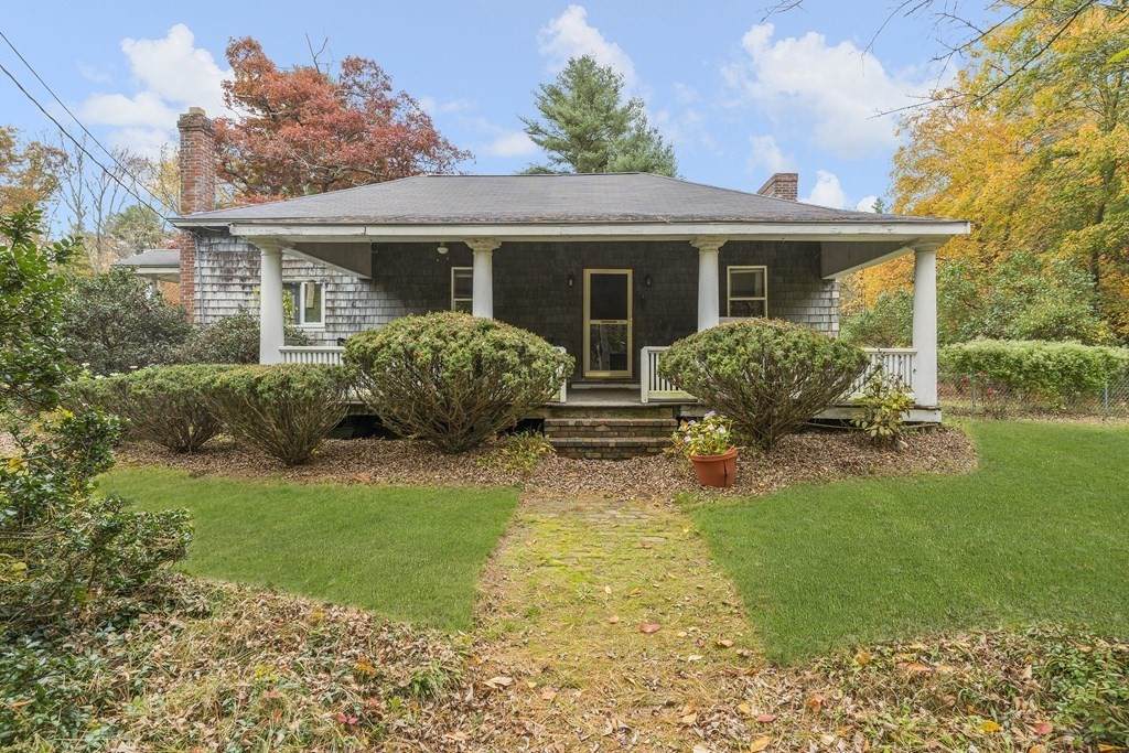 214 Mountain St - Photo 1