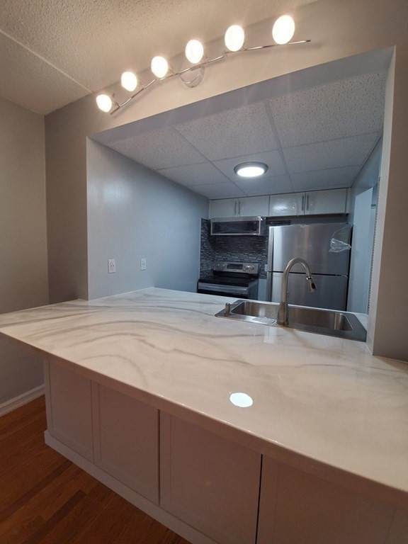 301 Lowell St - Photo 1