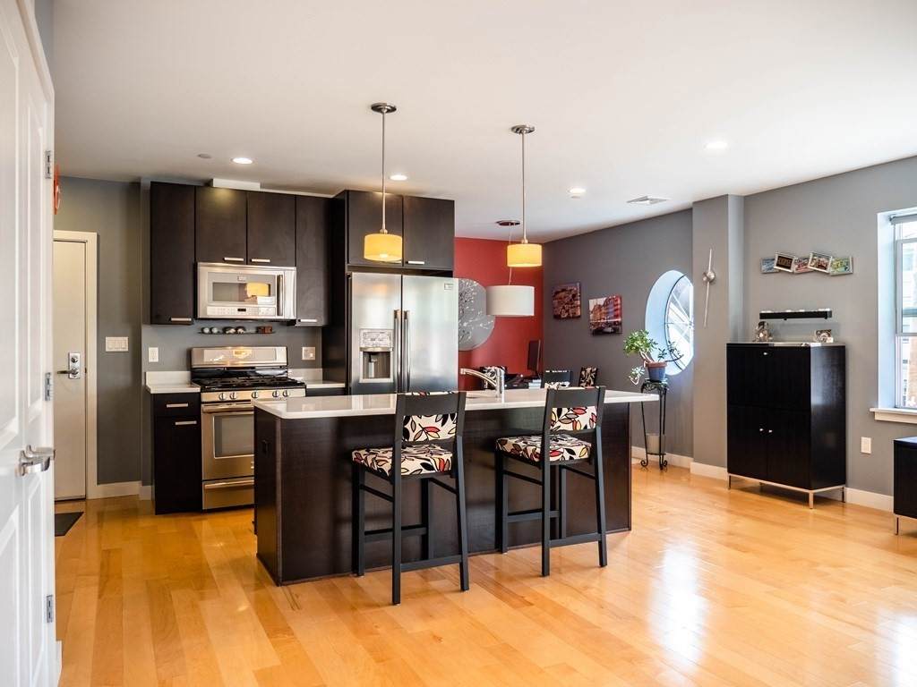 65 Beacon Street - Photo 1