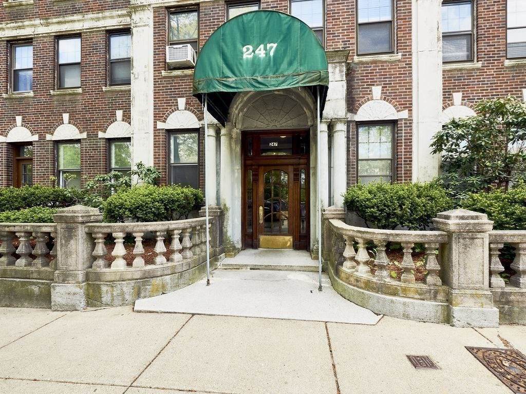 247 Chestnut Hill Ave - Photo 1